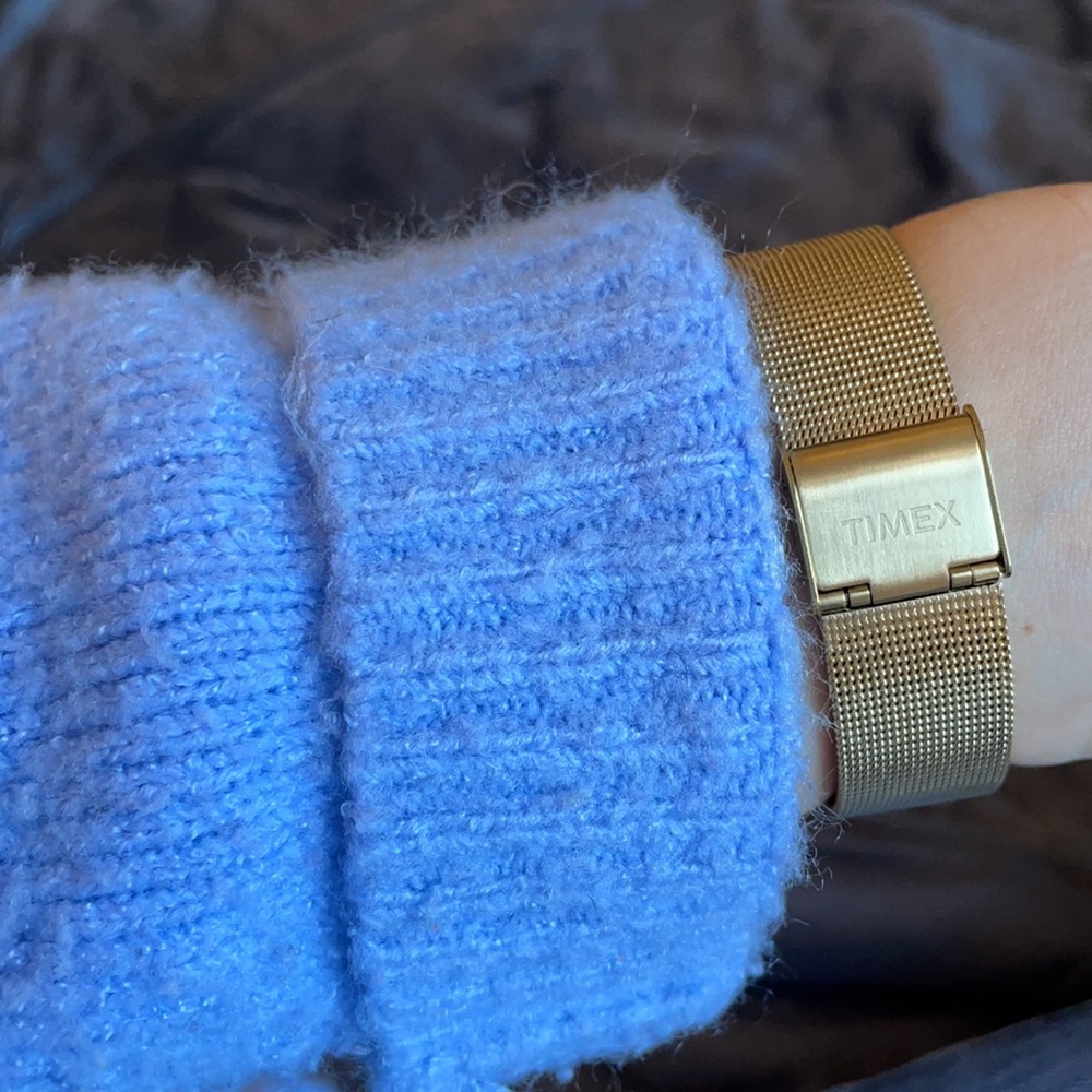 Gold Timex watch 🌟 stainless steel - Picture 8 of 8